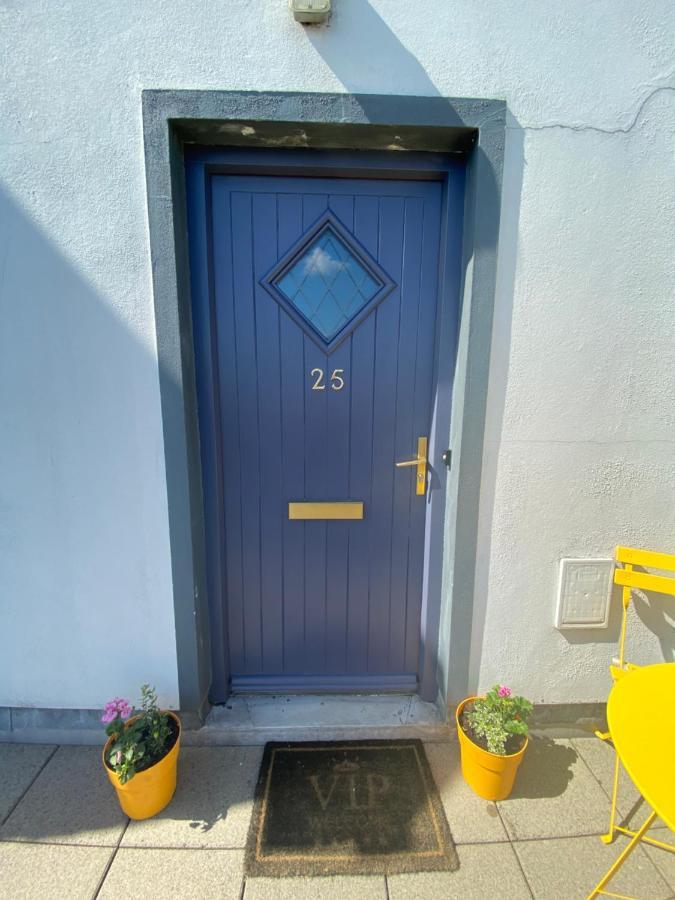 3 Bedroom House Located In Centre Of Carndonagh Exterior photo